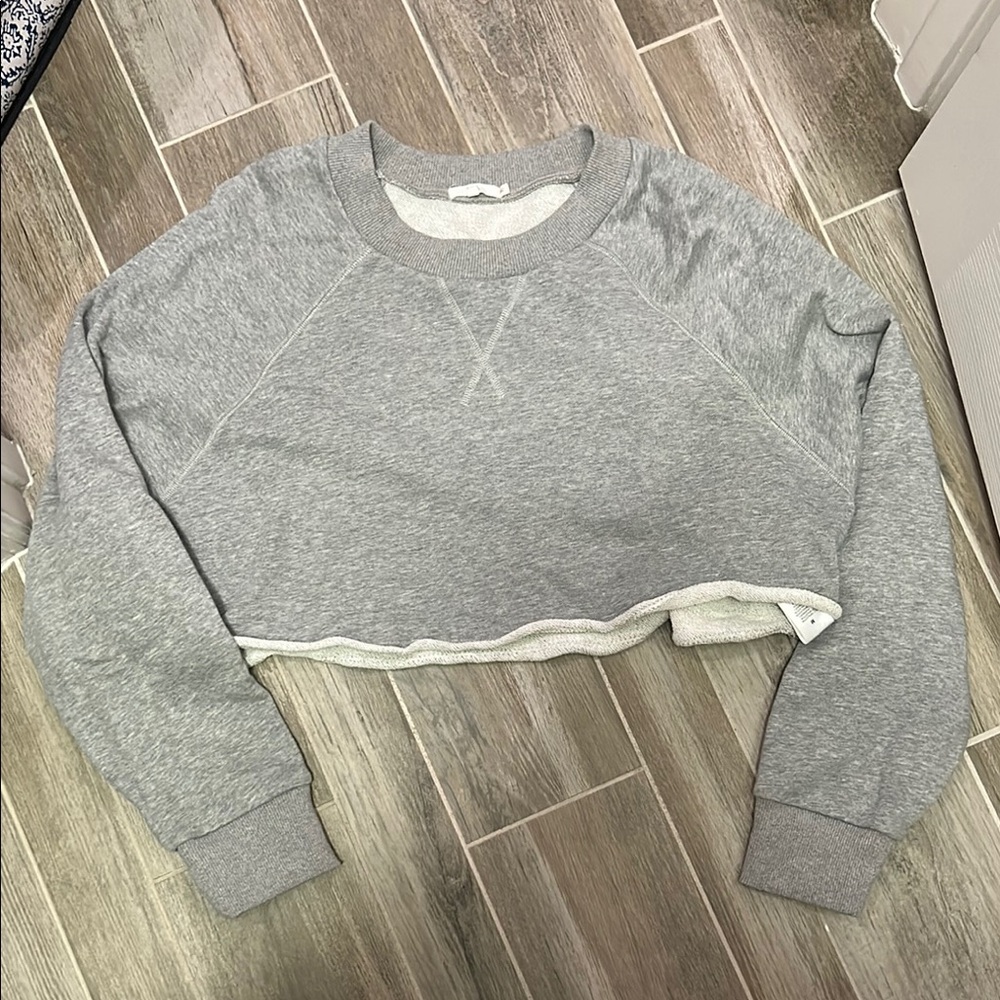Nia Gray Cropped Sweatshirt